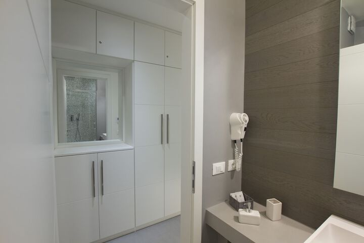 Room 14 of 30