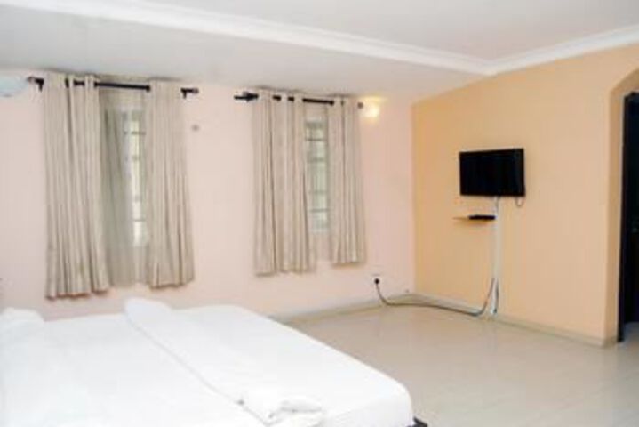 Room 37 of 83