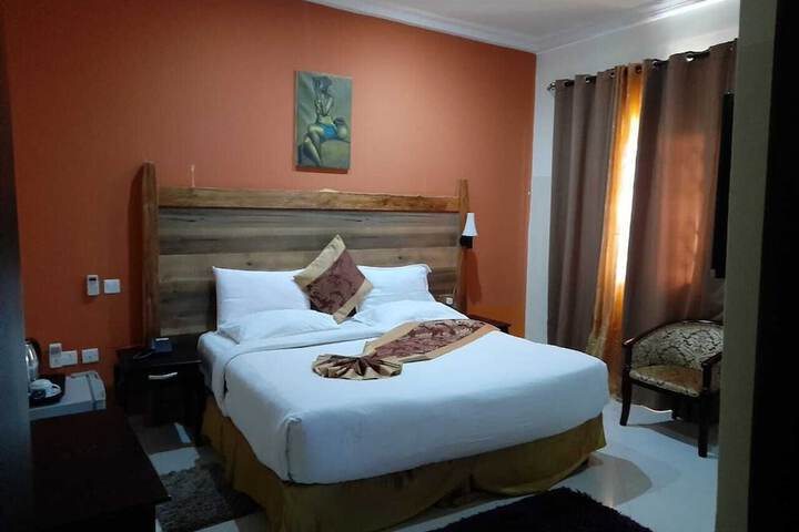 Room 4 of 15