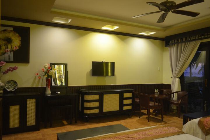 Room 33 of 146