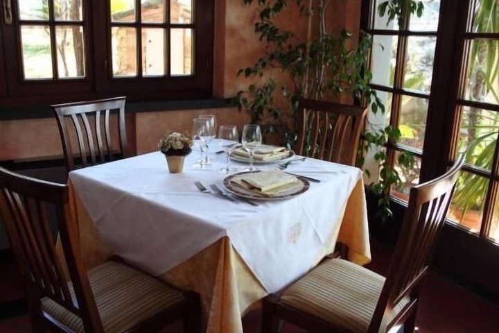 Dining 57 of 71