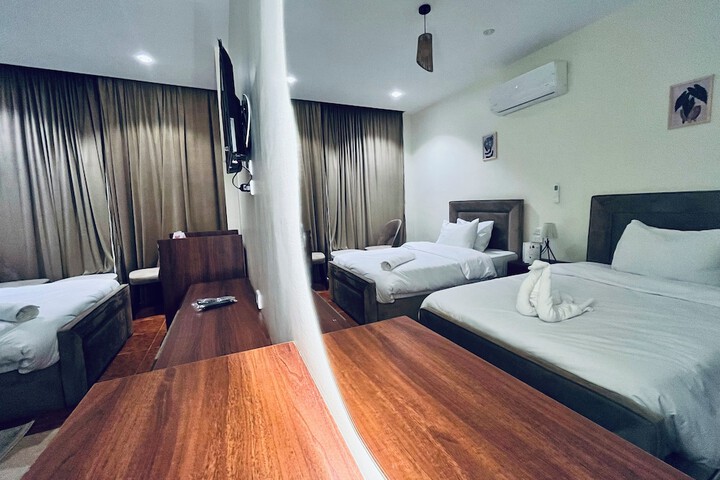 Room 22 of 53