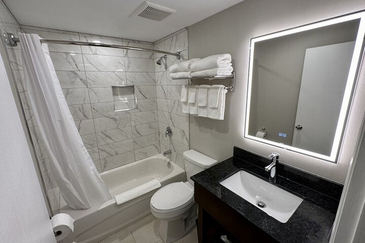 Room 8 of 11
