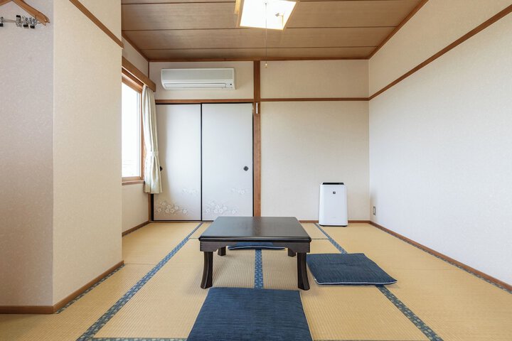Room 14 of 96
