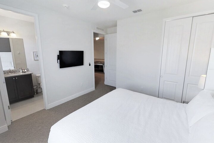 Room 11 of 70