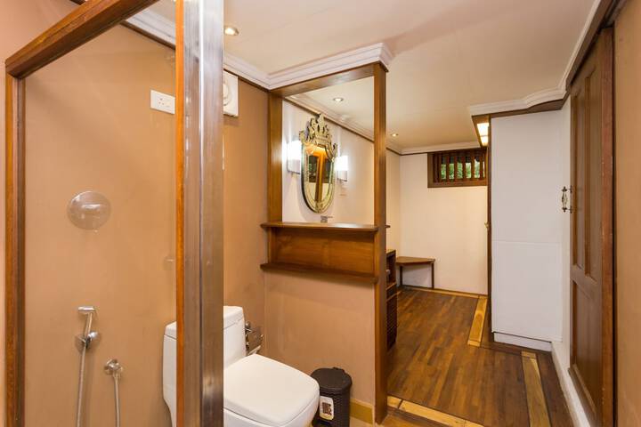 Room 14 of 38