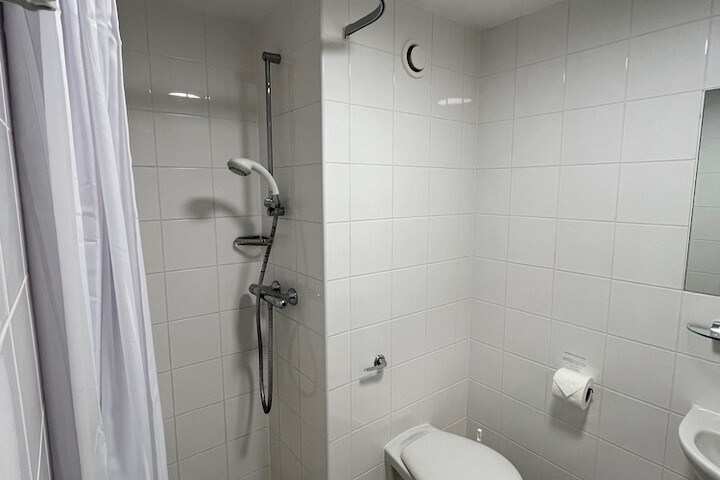 Room 7 of 11