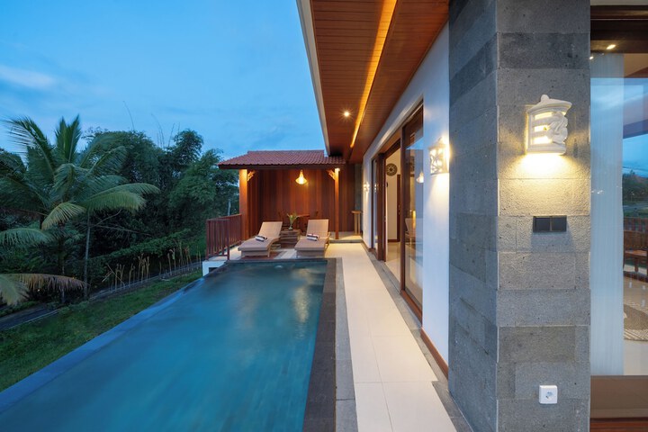 Pool 31 of 46