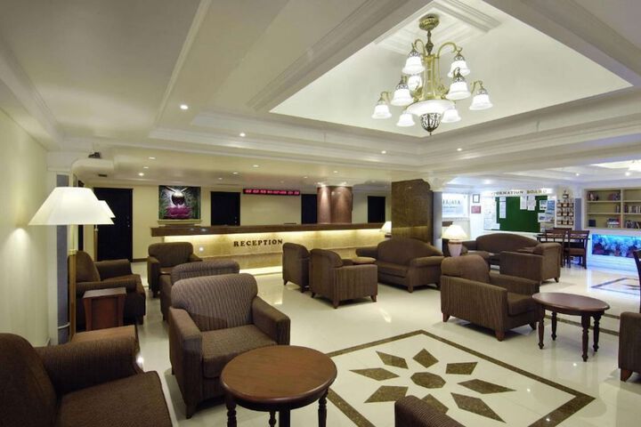 Entrance & Lobby