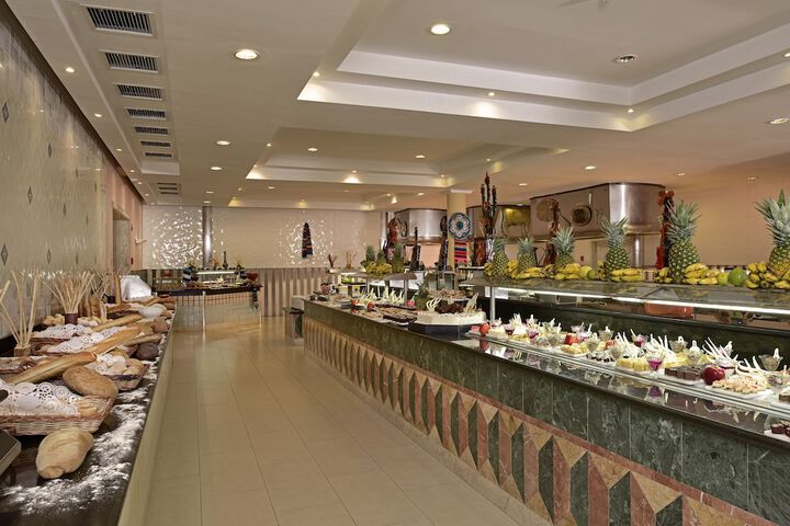 Dining 74 of 99