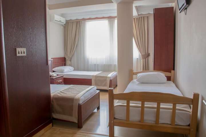 Room 4 of 35