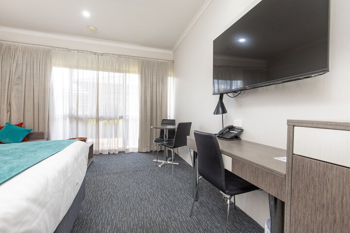 Room 32 of 121
