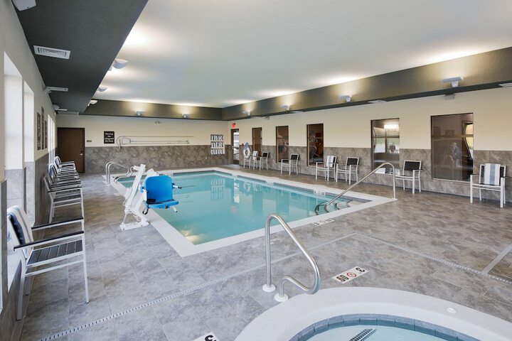 Pool 20 of 25