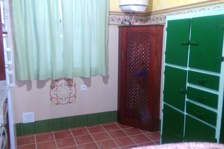 Room 33 of 47