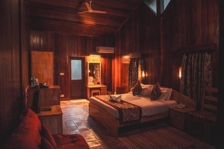 Room 3 of 65