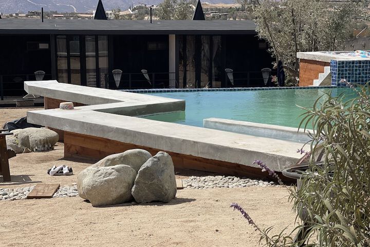 Pool 42 of 76