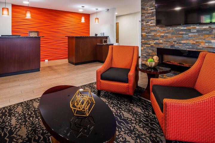 Entrance & Lobby