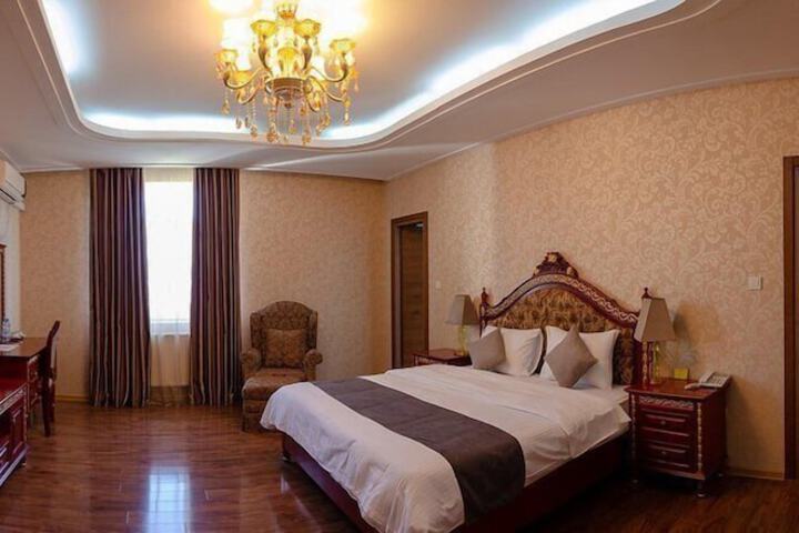 Room 8 of 31