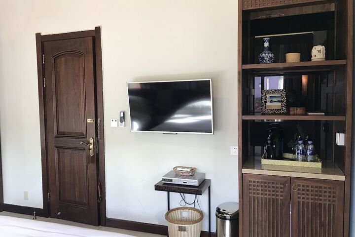 Room 15 of 42