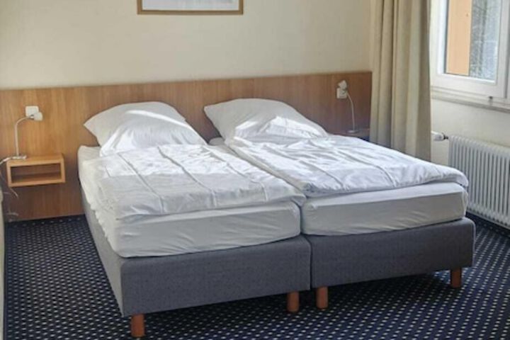 Room 2 of 58