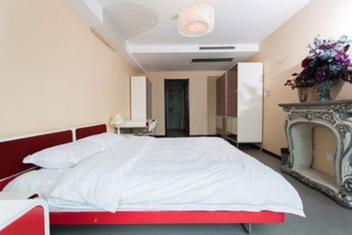 Room 14 of 36