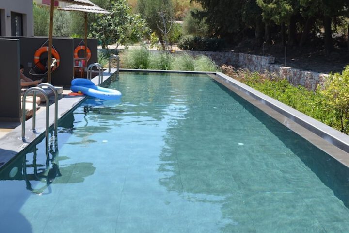 Pool 92 of 221