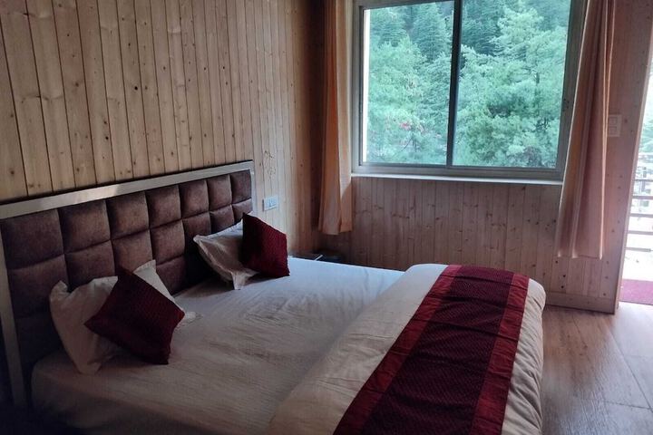 Room 6 of 38