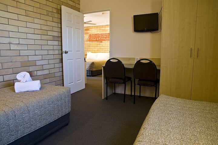Room 6 of 51