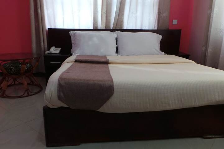 Room 10 of 26
