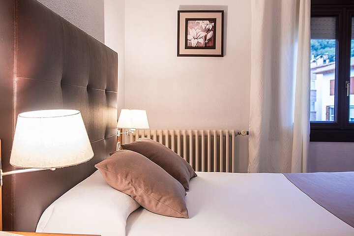 Room 10 of 34