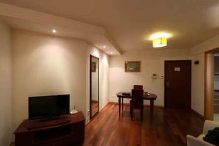 Room 9 of 13