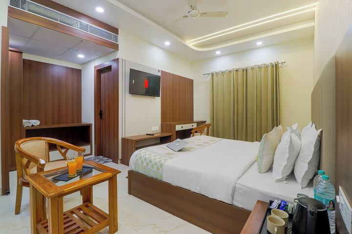 Room 15 of 33