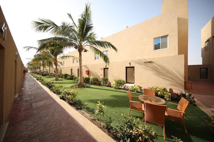 Hotel Exterior 31 of 34