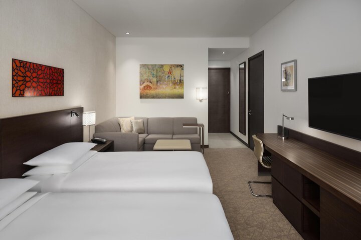 Room 9 of 38