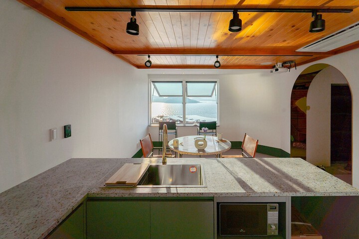 Room 58 of 82