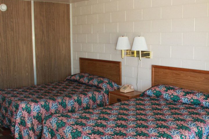 Room 4 of 15