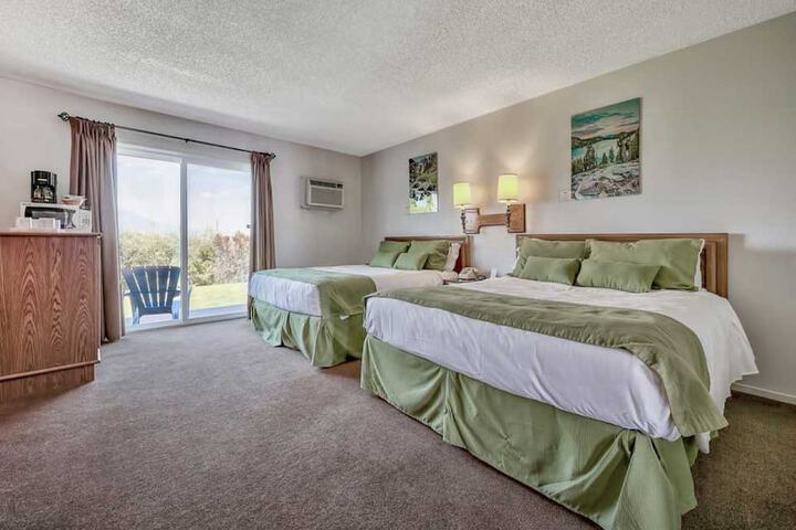 Room 16 of 40