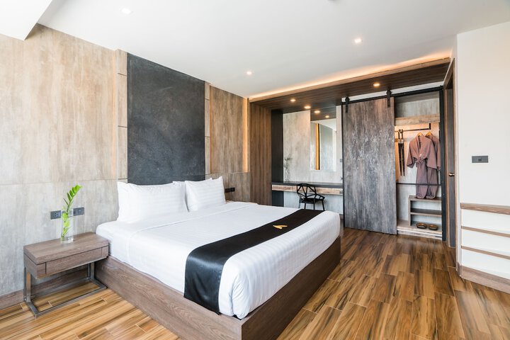 Room 18 of 116