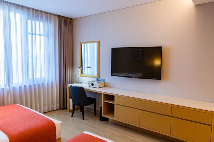 Room 17 of 72