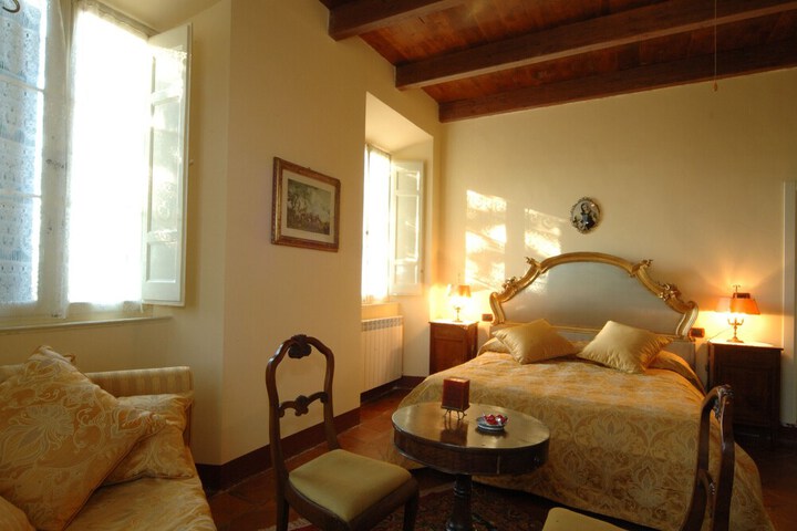 Room 15 of 44