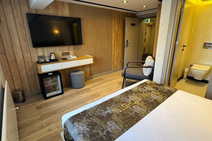 Room 15 of 36