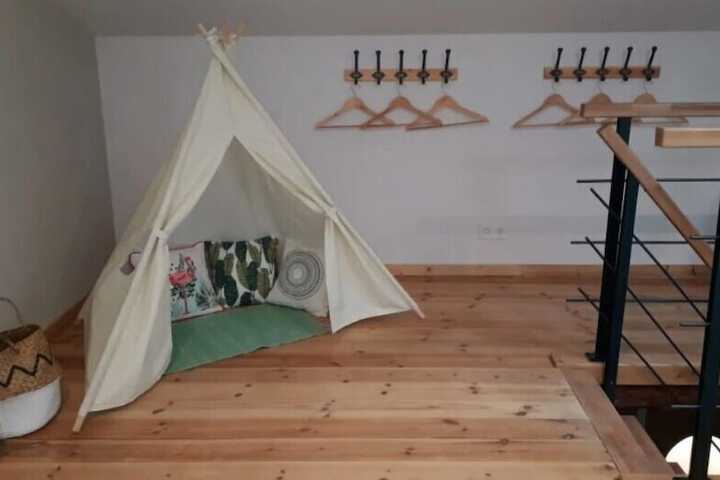 Room 4 of 41