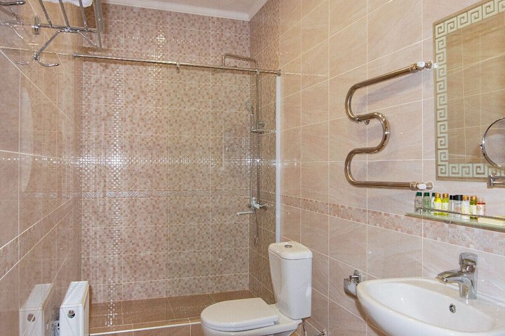 Room 10 of 60