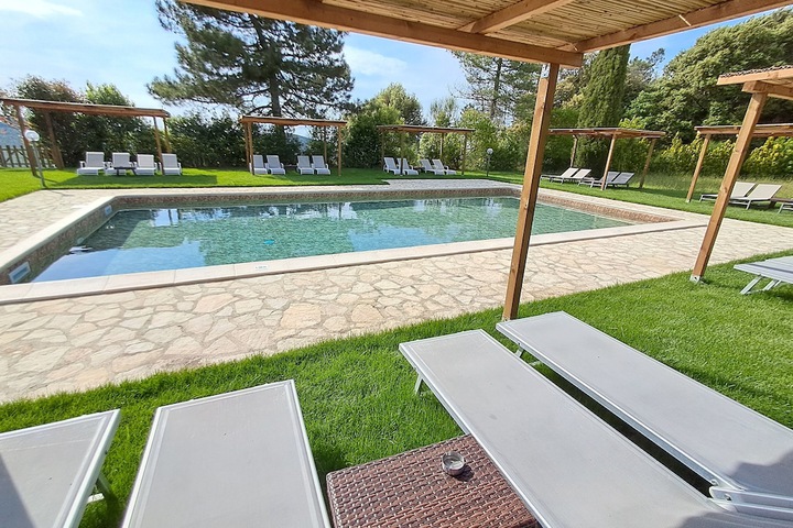 Pool 89 of 149