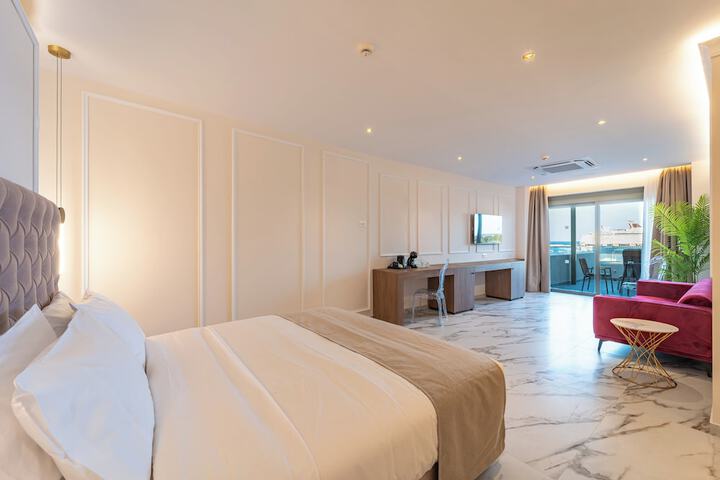 Room 46 of 187