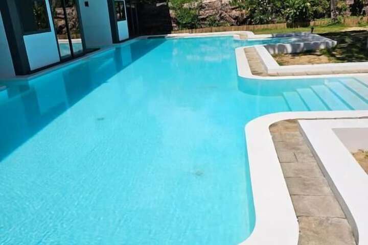 Pool 31 of 75