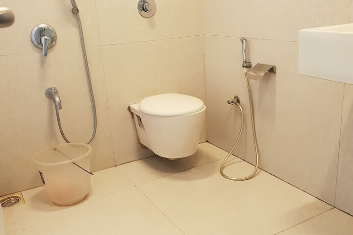 Room 70 of 97