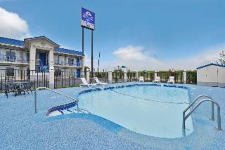 Pool 18 of 25