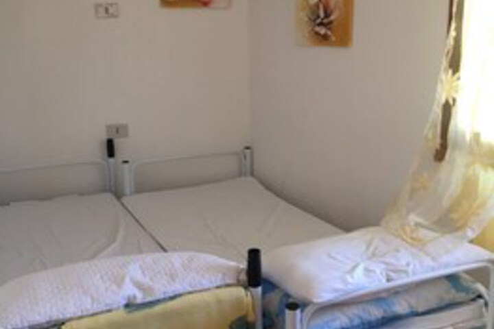 Room 24 of 53