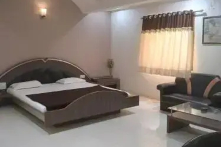 Room 6 of 15